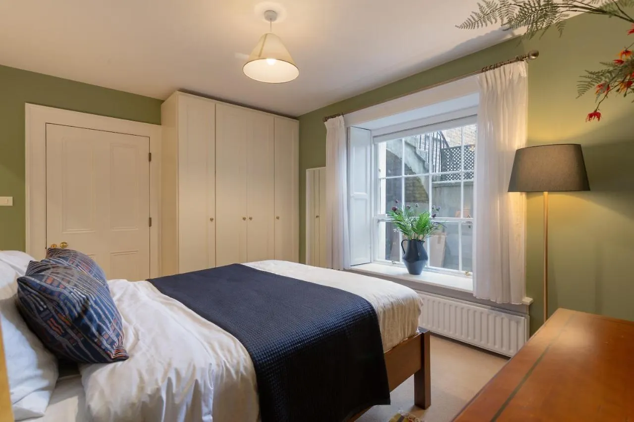 Spectacular 2 Bedroom Apartment With Sunny Garden & Terrace Dublino Bed & Breakfast