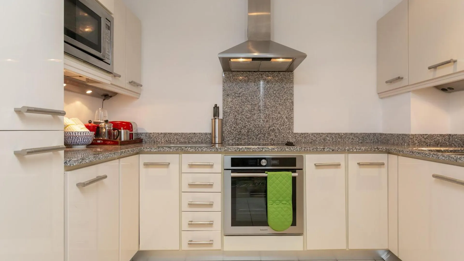 Spectacular 2 Bedroom Apartment With Sunny Garden & Terrace Dublino Bed & Breakfast
