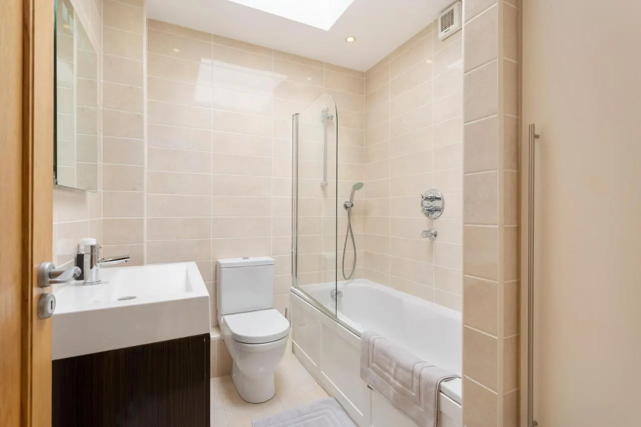 Bed and Breakfast Spectacular 2 Bedroom Apartment With Sunny Garden & Terrace Δουβλίνο